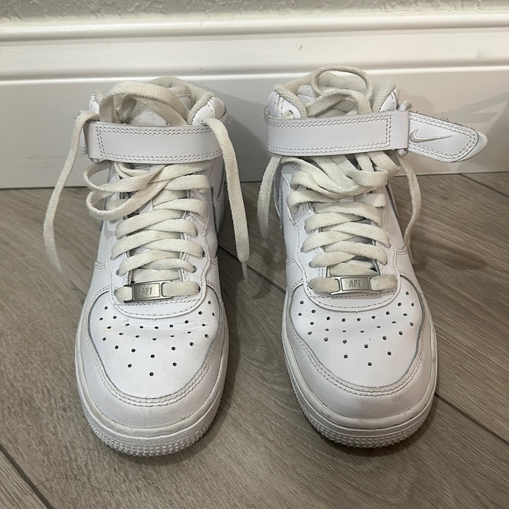 Gently used Girls/ Youth Nike Air Force 1 high top